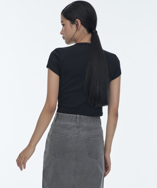 MUSINSA STANDARD WOMAN(ムシンサスタンダードウーマン)の「ウーマンズフロントスリットデニムロングスカート【グレー】(スカート・レディース・その他・SMALL/MEDIUM/LARGE/X-SMALL)」の3枚目の写真