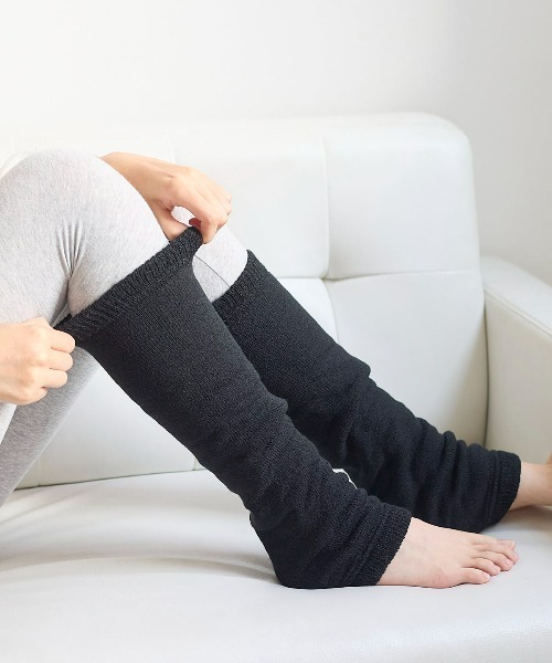 tutuanna（チュチュアンナ）の「[まるで毛布！のような暖かさ・厚手]無地裏起毛レッグウォーマー45cm丈（レッグウォーマー・レディース・キナリ/ネイビー/チャコール/ワイン/アーミー/ターメリック/グレイッシュブルー/ブラック/グレー系1・フリー）」の2枚目の写真