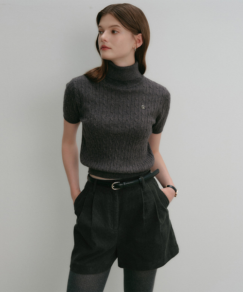 LOOKAST(ルックキャスト)の「リサカシミヤハーフトップ_チャコール(ニット/セーター・レディース・チャコール・SMALL/MEDIUM)」の1枚目の写真