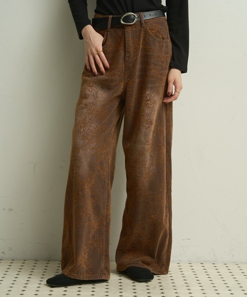 Lutim by u（ルチバイユー）の「Flocky blossom denim / フロッキーブロッサムデニム（デニムパンツ・レディース・ブラウン/ネイビー・SMALL/MEDIUM）」の7枚目の写真