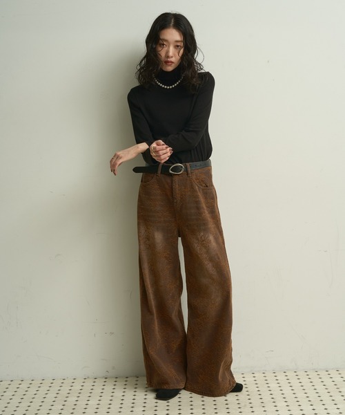 Lutim by u（ルチバイユー）の「Flocky blossom denim / フロッキーブロッサムデニム（デニムパンツ・レディース・ブラウン/ネイビー・SMALL/MEDIUM）」の5枚目の写真