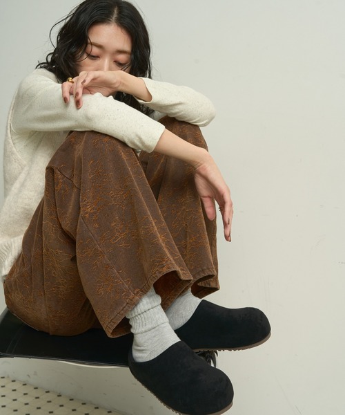 Lutim by u（ルチバイユー）の「Flocky blossom denim / フロッキーブロッサムデニム（デニムパンツ・レディース・ブラウン/ネイビー・SMALL/MEDIUM）」の11枚目の写真