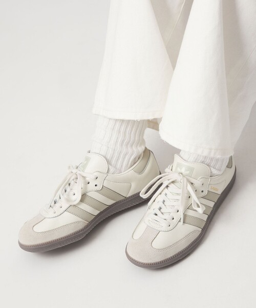 adidas Originals（アディダスオリジナルス）の「【別注】＜adidas Originals＞SAMBA OG スニーカー（スニーカー・レディース・オフホワイト・22.5cm/25cm/24.5cm/24cm/23.5cm/23cm）」の5枚目の写真