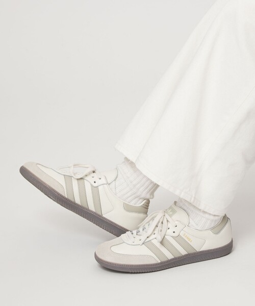 adidas Originals（アディダスオリジナルス）の「【別注】＜adidas Originals＞SAMBA OG スニーカー（スニーカー・レディース・オフホワイト・22.5cm/25cm/24.5cm/24cm/23.5cm/23cm）」の6枚目の写真