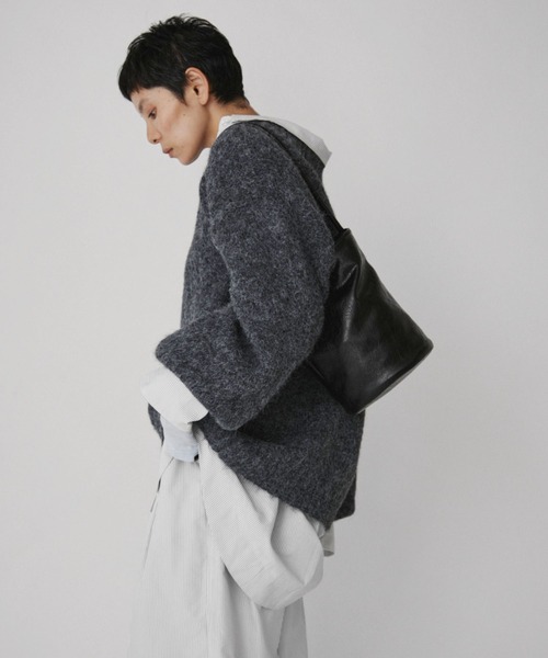 VION(ヴィオン)の「Minimal Bucket Bag / ミニマルバケットバック(ショルダーバッグ・レディース・ブラウン/アイボリー/ブラック・FREE)」の2枚目の写真