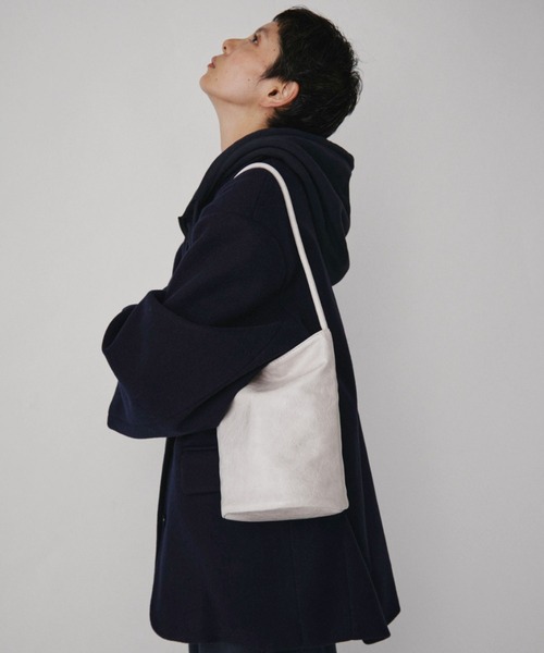 VION(ヴィオン)の「ミニマルバケットバック / Minimal Bucket Bag(ショルダーバッグ・レディース・ブラウン/アイボリー/ブラック・FREE)」の15枚目の写真