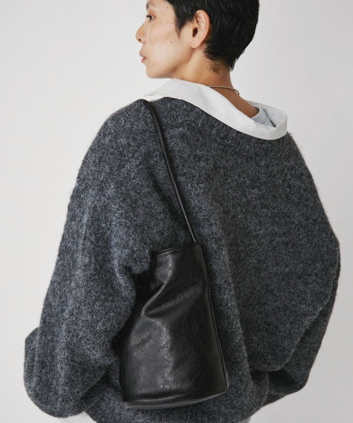 VION(ヴィオン)の「ミニマルバケットバック / Minimal Bucket Bag(ショルダーバッグ・レディース・ブラウン/アイボリー/ブラック・FREE)」の8枚目の写真
