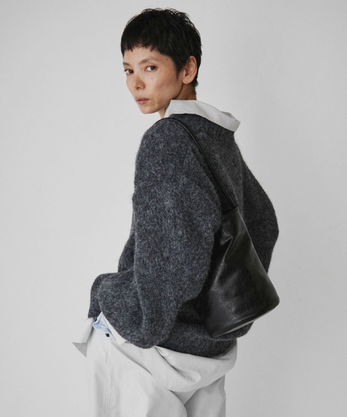 VION(ヴィオン)の「ミニマルバケットバック / Minimal Bucket Bag(ショルダーバッグ・レディース・ブラウン/アイボリー/ブラック・FREE)」の6枚目の写真
