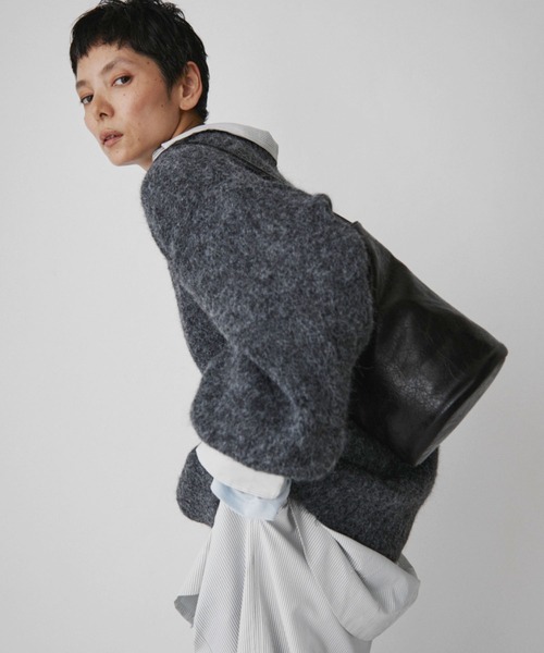 VION(ヴィオン)の「ミニマルバケットバック / Minimal Bucket Bag(ショルダーバッグ・レディース・ブラウン/アイボリー/ブラック・FREE)」の4枚目の写真