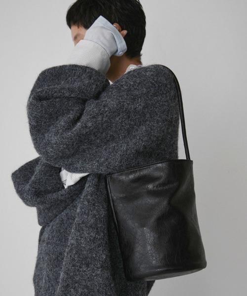 VION(ヴィオン)の「ミニマルバケットバック / Minimal Bucket Bag(ショルダーバッグ・レディース・ブラウン/アイボリー/ブラック・FREE)」の7枚目の写真