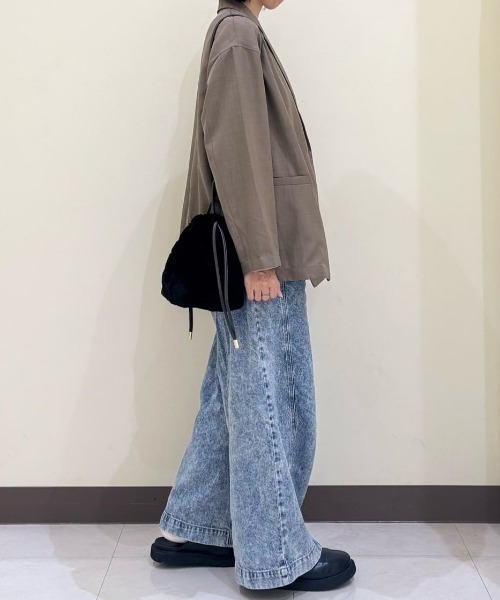 Right-on(ライトオン)の「HONEYSUCKLE ROSE(ハニーサックルローズ)【レディース】フェイクファー巾着バッグ(ショルダーバッグ・レディース・ブラック/ベージュ/ブラウン・ONE SIZE)」の11枚目の写真