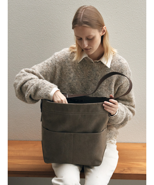 DEMERIEL(ドゥメリエル)の「Two Pocket Hobo Canvas Bag Vintage Brown(メッセンジャーバッグ・レディース・その他・FREE)」の2枚目の写真