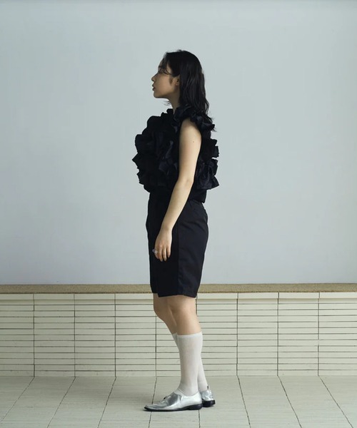 merrylatte(メリーラテ)の「tuck straight half pants(その他パンツ・レディース・ブラック・FREE)」の3枚目の写真
