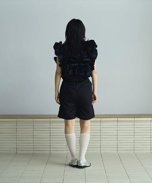 merrylatte(メリーラテ)の「tuck straight half pants(その他パンツ・レディース・ブラック・FREE)」の4枚目の写真