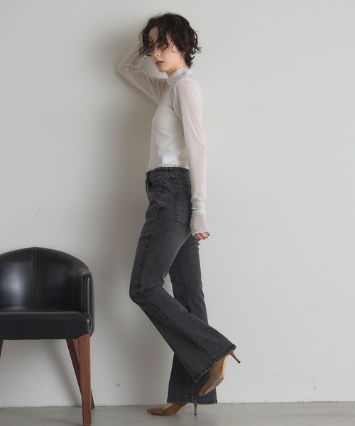 &. NOSTALGIA(アンドドットノスタルジア)の「【美シルエット】ストレッチフレアデニムパンツ(デニムパンツ・レディース・グレー/ブルー・S/M)」の4枚目の写真