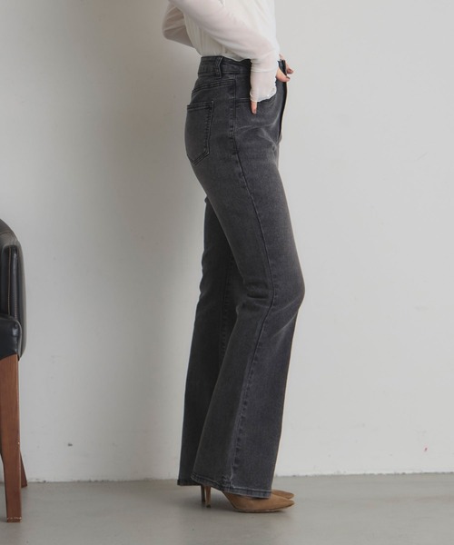 &. NOSTALGIA(アンドドットノスタルジア)の「【美シルエット】ストレッチフレアデニムパンツ(デニムパンツ・レディース・グレー/ブルー・S/M)」の7枚目の写真
