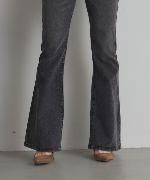 &. NOSTALGIA(アンドドットノスタルジア)の「【美シルエット】ストレッチフレアデニムパンツ(デニムパンツ・レディース・グレー/ブルー・S/M)」の10枚目の写真