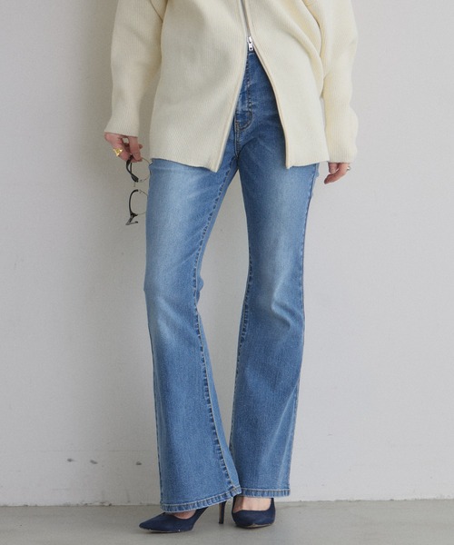 &. NOSTALGIA(アンドドットノスタルジア)の「【美シルエット】ストレッチフレアデニムパンツ(デニムパンツ・レディース・グレー/ブルー・S/M)」の18枚目の写真
