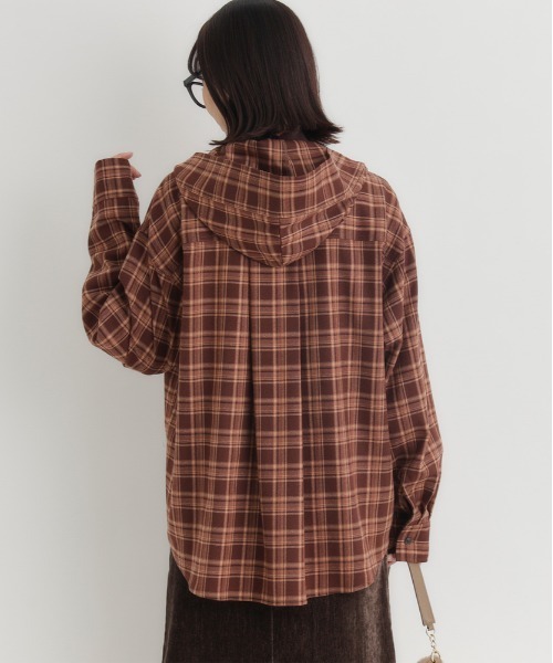 Right-on(ライトオン)の「HONEYSUCKLE ROSE(ハニーサックルローズ)【レディース】チェックビッグシャツ(シャツ/ブラウス・レディース・ブラウン/ブラック・L/M)」の5枚目の写真