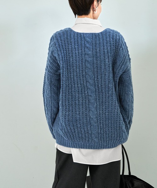 STYLE DELI（スタイルデリ）の「ざっくりケーブル編みVネックニット（ニット/セーター・レディース・アイボリー/ブルー/モカ・FREE）」の13枚目の写真
