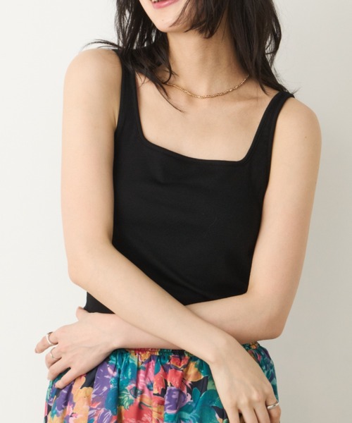 Unitage(ユニテージ)の「【接触冷感】テレコカップ付きスクエアネックタンク(タンクトップ・レディース・ブラック/ホワイト・FREE)」の2枚目の写真