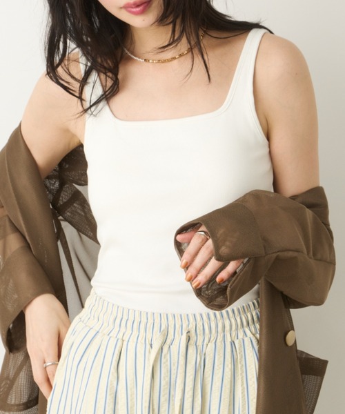 Unitage(ユニテージ)の「【接触冷感】テレコカップ付きスクエアネックタンク(タンクトップ・レディース・ブラック/ホワイト・FREE)」の4枚目の写真
