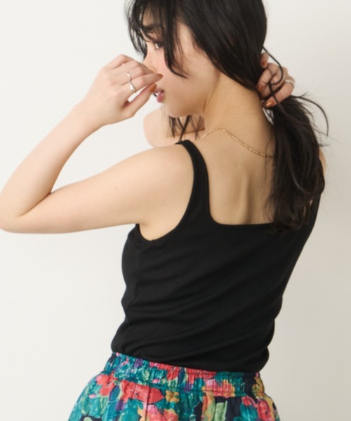 Unitage(ユニテージ)の「【接触冷感】テレコカップ付きスクエアネックタンク(タンクトップ・レディース・ブラック/ホワイト・FREE)」の9枚目の写真