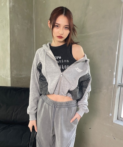 ROGER AND RAW(ロジャーアンドロウ)の「デニムドッキング ショートジップパーカー(パーカー・レディース・ホワイト/スミクロ/グレー・FREE)」の12枚目の写真