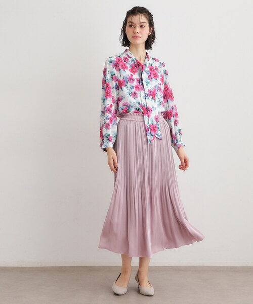 LAURA ASHLEY(ローラアシュレイ)の「【洗える/同柄アイテムあり】フリーサム ヘイズ柄 ボウタイブラウス(シャツ/ブラウス・レディース・ホワイト系3/ブルー系5・38/40)」の4枚目の写真