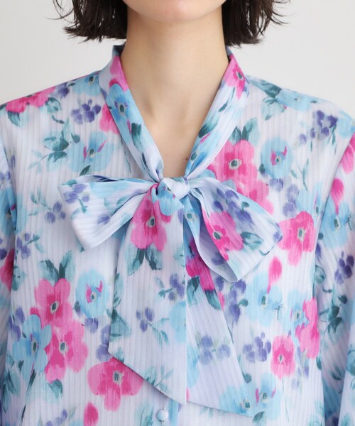 LAURA ASHLEY(ローラアシュレイ)の「【洗える/同柄アイテムあり】フリーサム ヘイズ柄 ボウタイブラウス(シャツ/ブラウス・レディース・ホワイト系3/ブルー系5・38/40)」の14枚目の写真