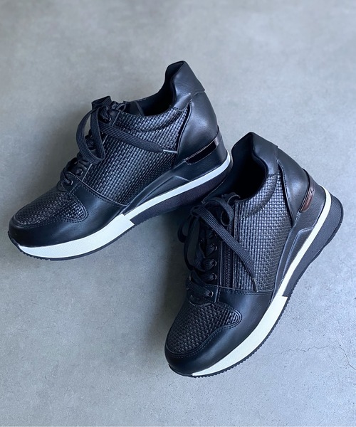 enchanted(エンチャンテッド)の「テクスチャーサイドジップウェッジスニーカー(スニーカー・レディース・ベージュ/ホワイト/グレイッシュベージュ/ブラック・LL/L/M/S)」の2枚目の写真