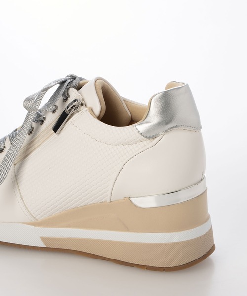 enchanted(エンチャンテッド)の「テクスチャーサイドジップウェッジスニーカー(スニーカー・レディース・ベージュ/ホワイト/グレイッシュベージュ/ブラック・LL/L/M/S)」の9枚目の写真