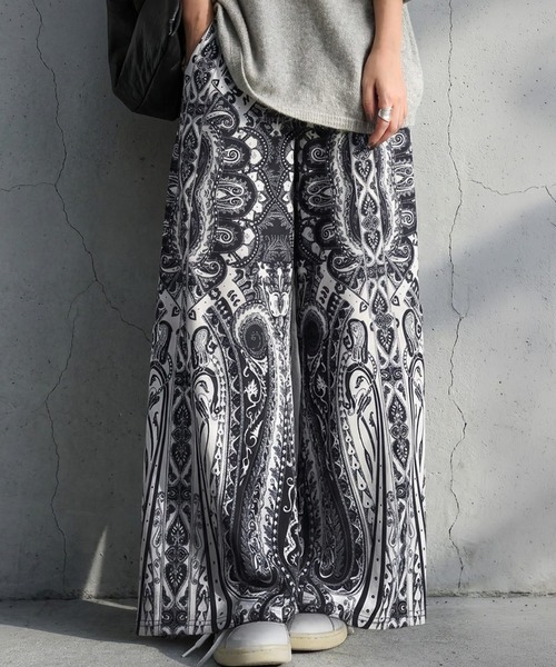 antiqua(アンティカ)の「ペイズリー柄 ロング ワイドパンツ(その他パンツ・レディース・ブラック・ONESIZE)」の1枚目の写真