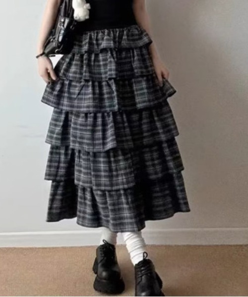 &soiree(アンドソワレ)の「重ねフリルロングスカート(スカート・レディース・ブラック・X-LARGE/LARGE/MEDIUM/SMALL)」の2枚目の写真