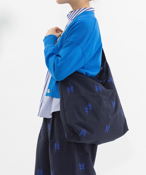 nop de nod(ノップドゥノッド)の「Kludグログラン刺繍ショルダートートL(トートバッグ・レディース・ネイビー/ブラック・8)」の1枚目の写真