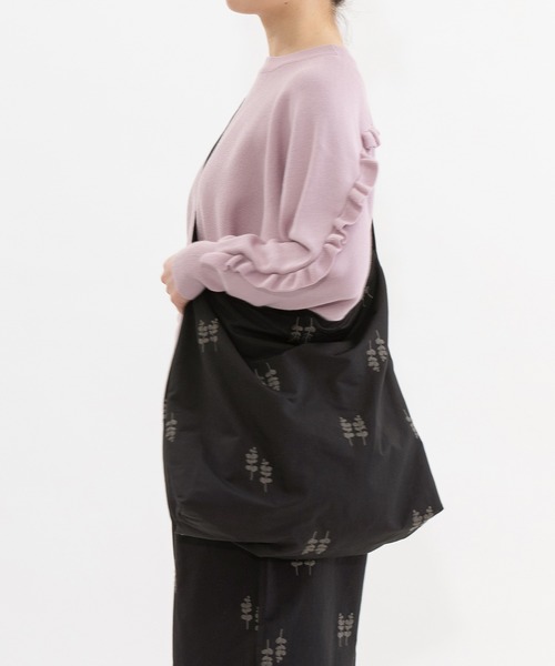 nop de nod(ノップドゥノッド)の「Kludグログラン刺繍ショルダートートL(トートバッグ・レディース・ネイビー/ブラック・8)」の10枚目の写真