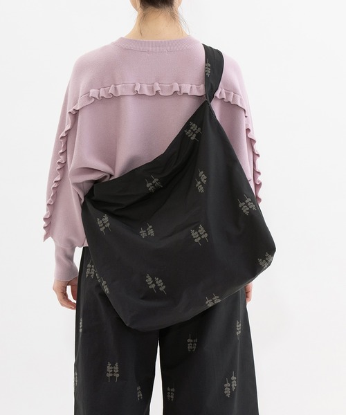 nop de nod(ノップドゥノッド)の「Kludグログラン刺繍ショルダートートL(トートバッグ・レディース・ネイビー/ブラック・8)」の11枚目の写真