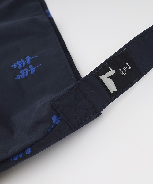 nop de nod(ノップドゥノッド)の「Kludグログラン刺繍ショルダートートL(トートバッグ・レディース・ネイビー/ブラック・8)」の13枚目の写真