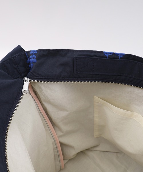 nop de nod(ノップドゥノッド)の「Kludグログラン刺繍ショルダートートL(トートバッグ・レディース・ネイビー/ブラック・8)」の18枚目の写真