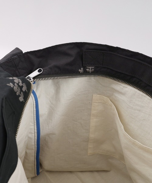 nop de nod(ノップドゥノッド)の「Kludグログラン刺繍ショルダートートL(トートバッグ・レディース・ネイビー/ブラック・8)」の20枚目の写真