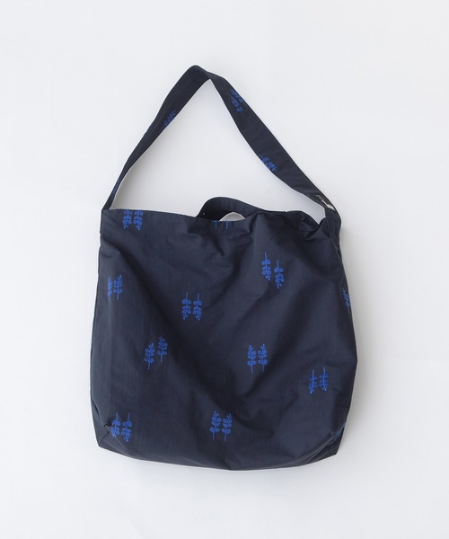 nop de nod(ノップドゥノッド)の「Kludグログラン刺繍ショルダートートL(トートバッグ・レディース・ネイビー/ブラック・8)」の21枚目の写真