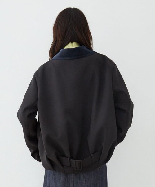 UNITED TOKYO(ユナイテッドトウキョウ)の「【グレー残りわずか!】バックベルトタックブルゾン|軽アウター/春服(ブルゾン・レディース・ベージュ/ブラック/グレー・1/2)」の12枚目の写真