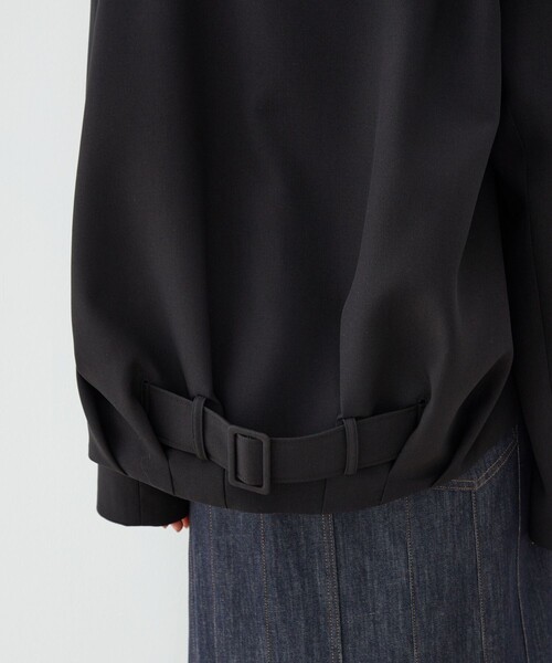 UNITED TOKYO(ユナイテッドトウキョウ)の「【グレー残りわずか!】バックベルトタックブルゾン|軽アウター/春服(ブルゾン・レディース・ベージュ/ブラック/グレー・1/2)」の16枚目の写真