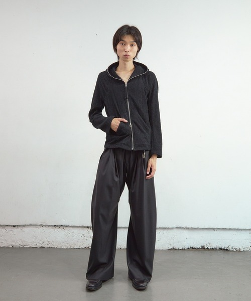 2TUCKED CURVED LEG TROUSERS（その他パンツ）｜NVRFRGT（ネヴァー
