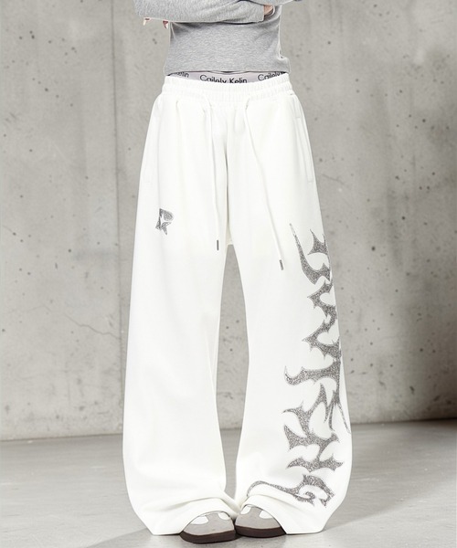mushwear(マッシュウェア)の「グラフィックラインストーンスウェットパンツ(スウェットパンツ・メンズ・ホワイト/ブラック・LARGE/MEDIUM/SMALL/X-LARGE)」の5枚目の写真