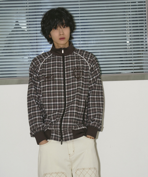 TRAVEL(トラベル)の「チェックパイピングトラックジャケットブラウン(ナイロンジャケット・レディース・その他・SMALL/MEDIUM/LARGE)」の3枚目の写真