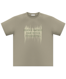 EYEUNDERSTAND（アイアンダスタンド）の「エッセンシャルレタリングハーフTシャツ（タンベージュ）（Tシャツ/カットソー）」