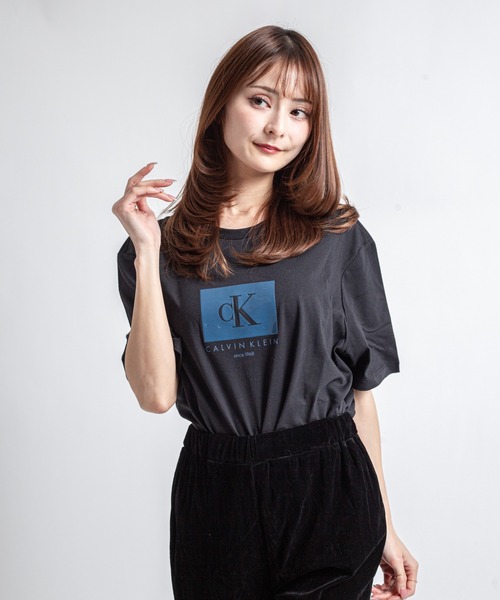 Calvin Klein(カルバン・クライン)の「【CALVIN KLEIN】ロゴTシャツ 半袖 シンプル クルーネック(Tシャツ/カットソー・メンズ・ブラック/ホワイト・LARGE/MEDIUM/X-LARGE)」の22枚目の写真