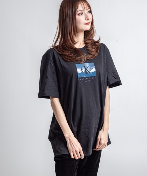 Calvin Klein(カルバン・クライン)の「【CALVIN KLEIN】ロゴTシャツ 半袖 シンプル クルーネック(Tシャツ/カットソー・メンズ・ブラック/ホワイト・LARGE/MEDIUM/X-LARGE)」の19枚目の写真