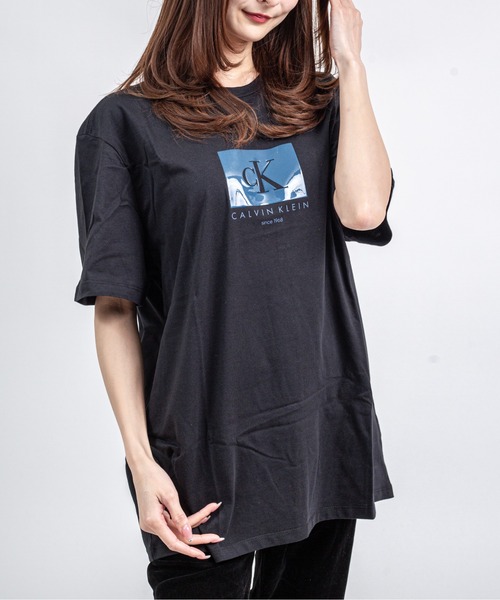 Calvin Klein(カルバン・クライン)の「【CALVIN KLEIN】ロゴTシャツ 半袖 シンプル クルーネック(Tシャツ/カットソー・メンズ・ブラック/ホワイト・LARGE/MEDIUM/X-LARGE)」の17枚目の写真